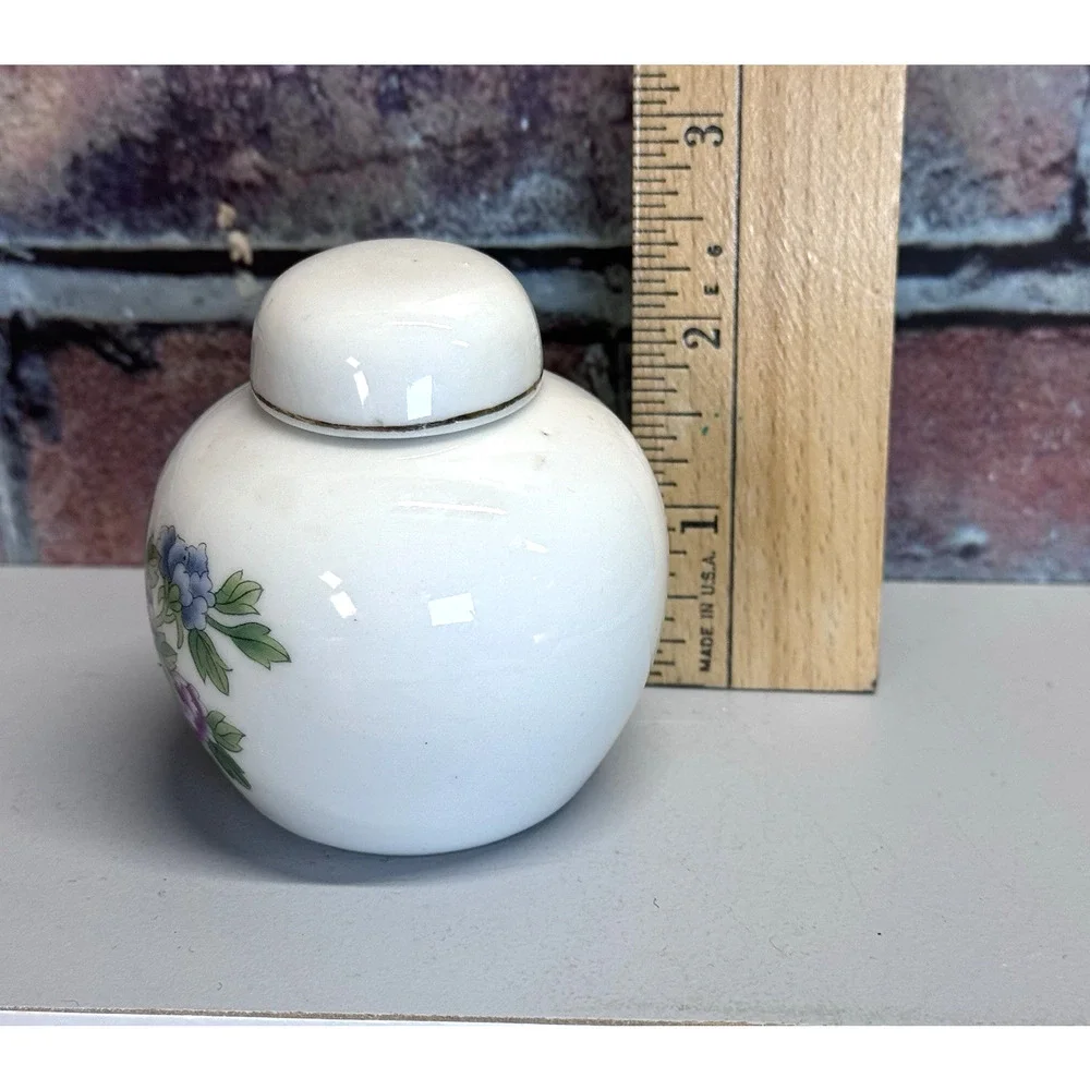 Vintage Mini Chinese Ginger Jar w‎ Lid Floral Peonies Porcelain Asian 2.5